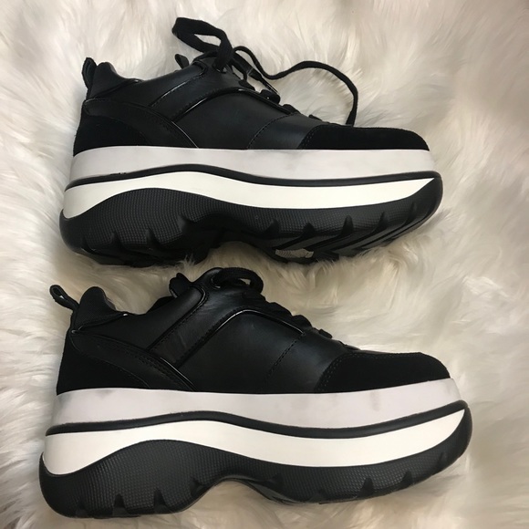Michael Kors sneakers - Picture 2 of 5